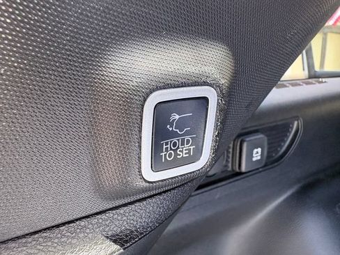 Used 2025 Jeep Grand Cherokee Altitude AWD/4WD image 26