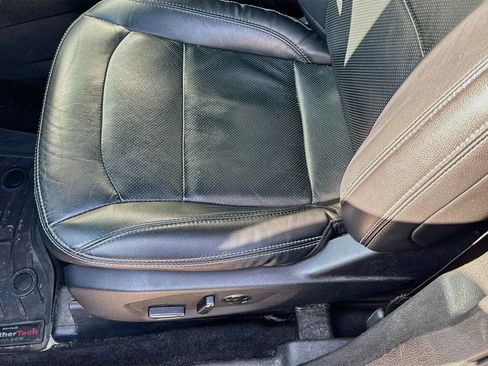 Used 2016 Ford Explorer Limited w/ Equipment Group 301A AWD/4WD image 22
