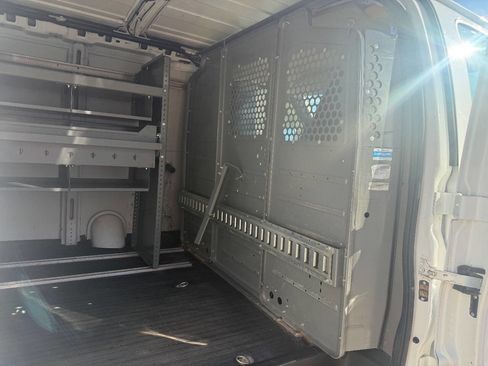 Used 2015 Chevrolet Express 2500 image 23