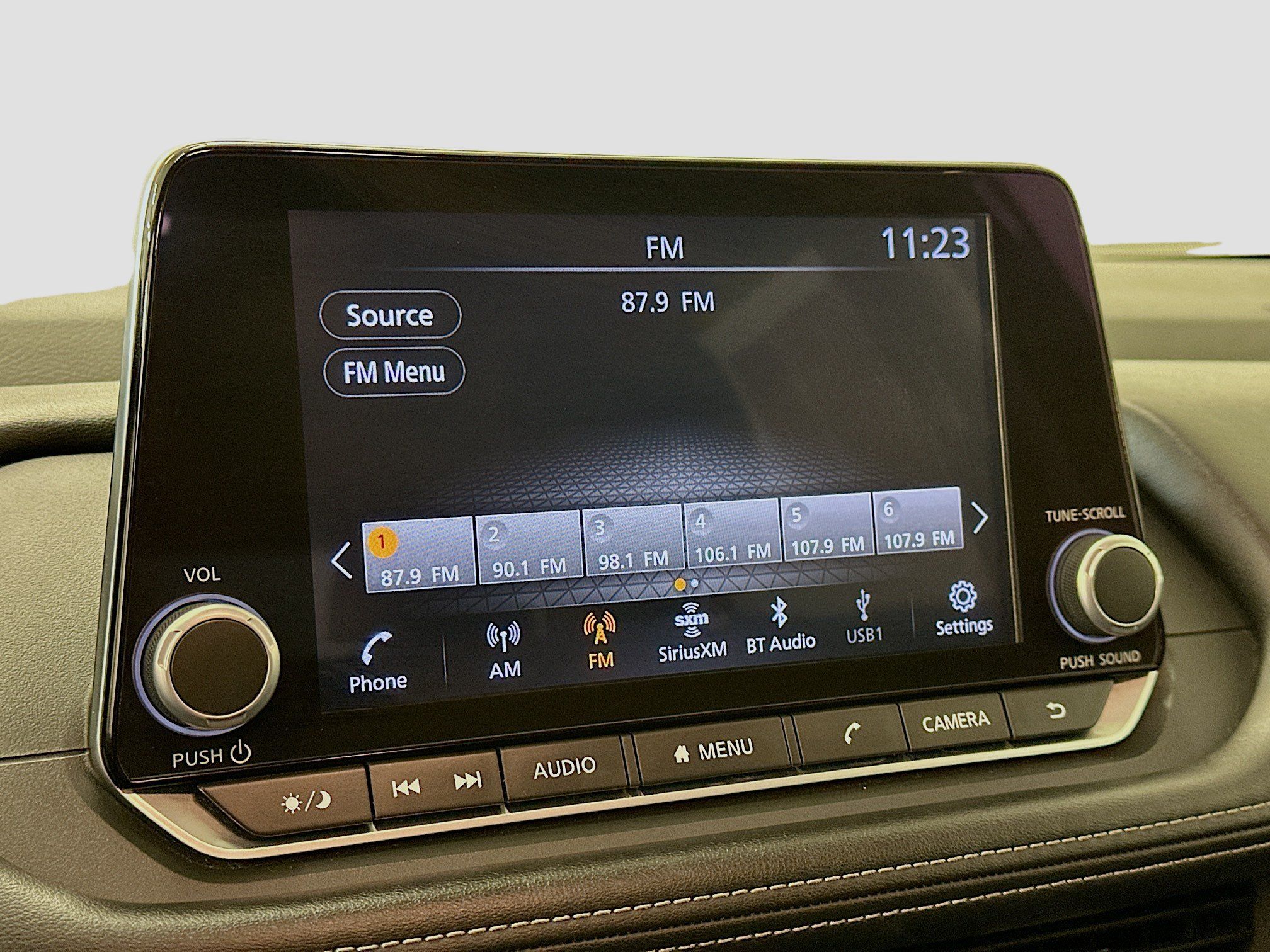 Used 2025 Nissan Rogue SV AWD/4WD image 21