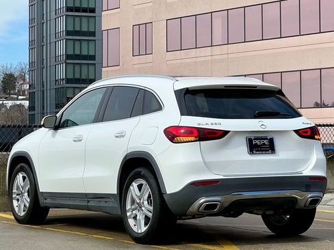 Certified 2021 Mercedes-Benz GLA 250 4MATIC image 5