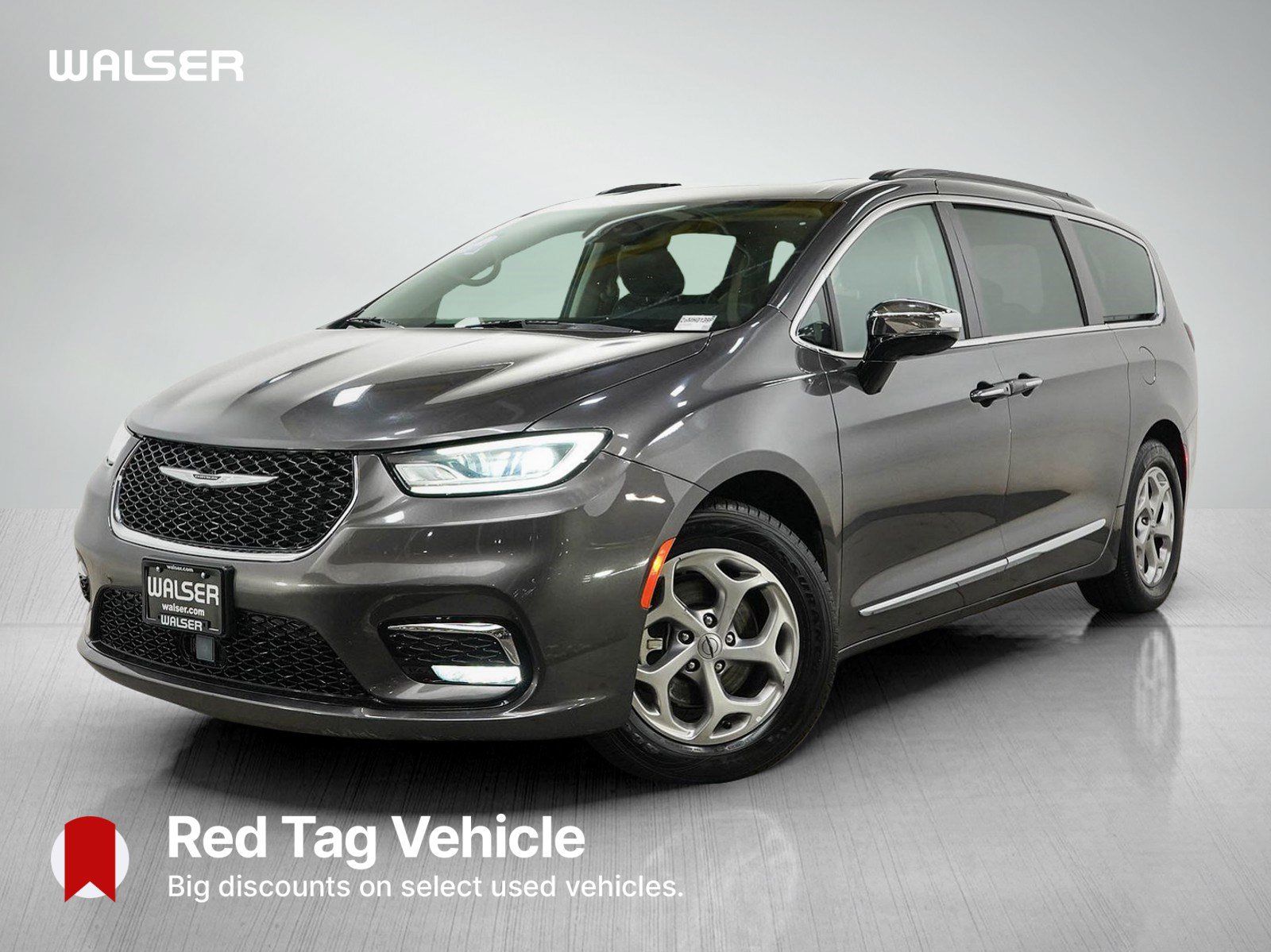 Used 2023 Chrysler Pacifica Limited FWD image 1