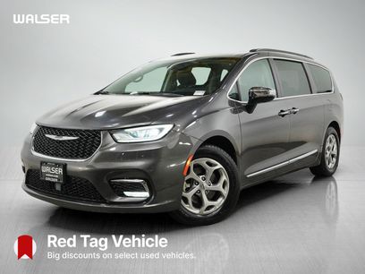 Used 2023 Chrysler Pacifica Limited