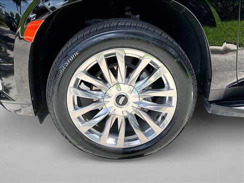 Used 2024 Cadillac Escalade Premium Luxury AWD/4WD image 10
