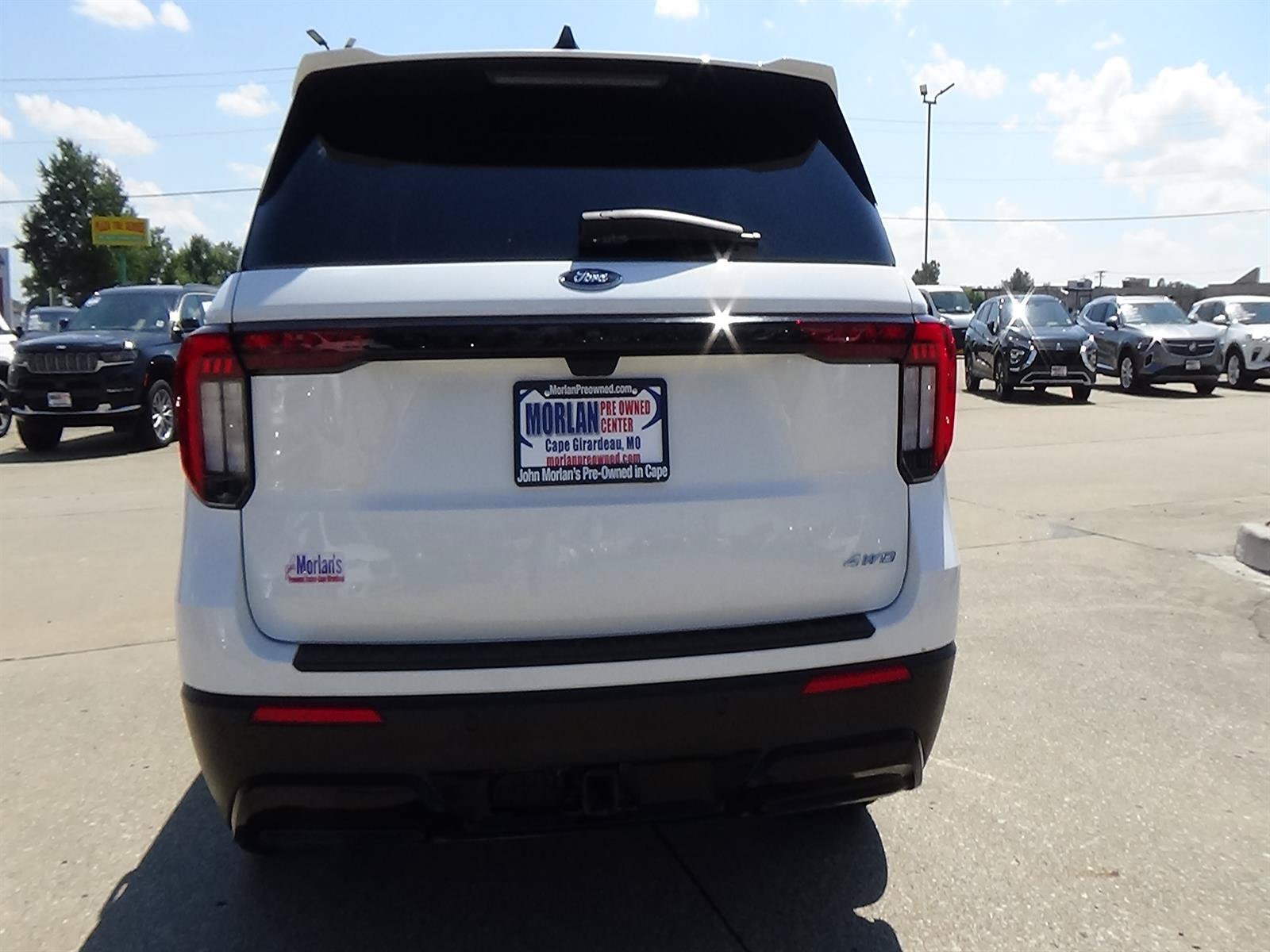 Used 2025 Ford Explorer ST-Line w/ ST-Line Street Pack AWD/4WD image 7