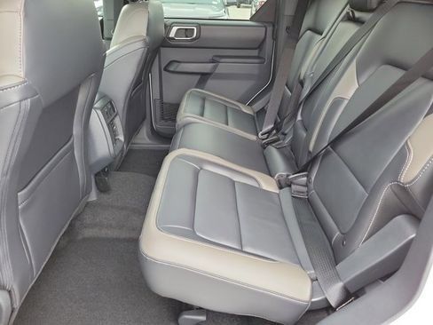 New 2026 Ford Bronco Outer Banks w/ Sasquatch Package image 13
