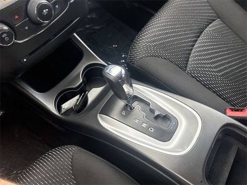Used 2019 Dodge Journey SE image 19