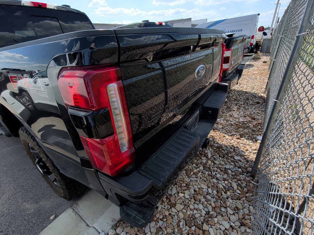 Used 2024 Ford F250 Lariat w/ Sport Appearance Package AWD/4WD image 11