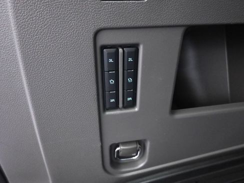 Used 2020 Ford Expedition Limited w/ Equipment Group 302A AWD/4WD image 32