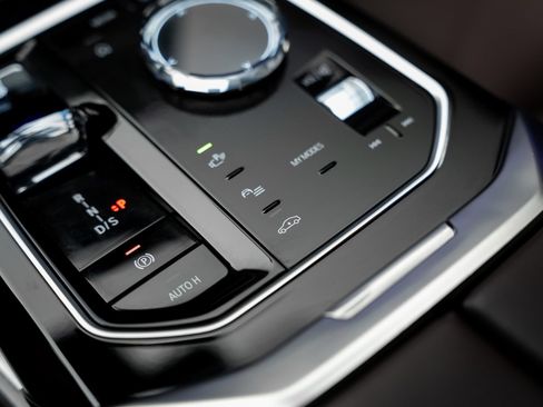 Used 2023 BMW 740i RWD image 50