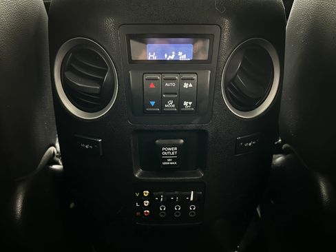 Used 2015 Honda Pilot Touring image 27