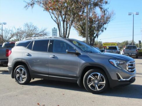 Used 2020 GMC Terrain SLT w/ Preferred Package image 2