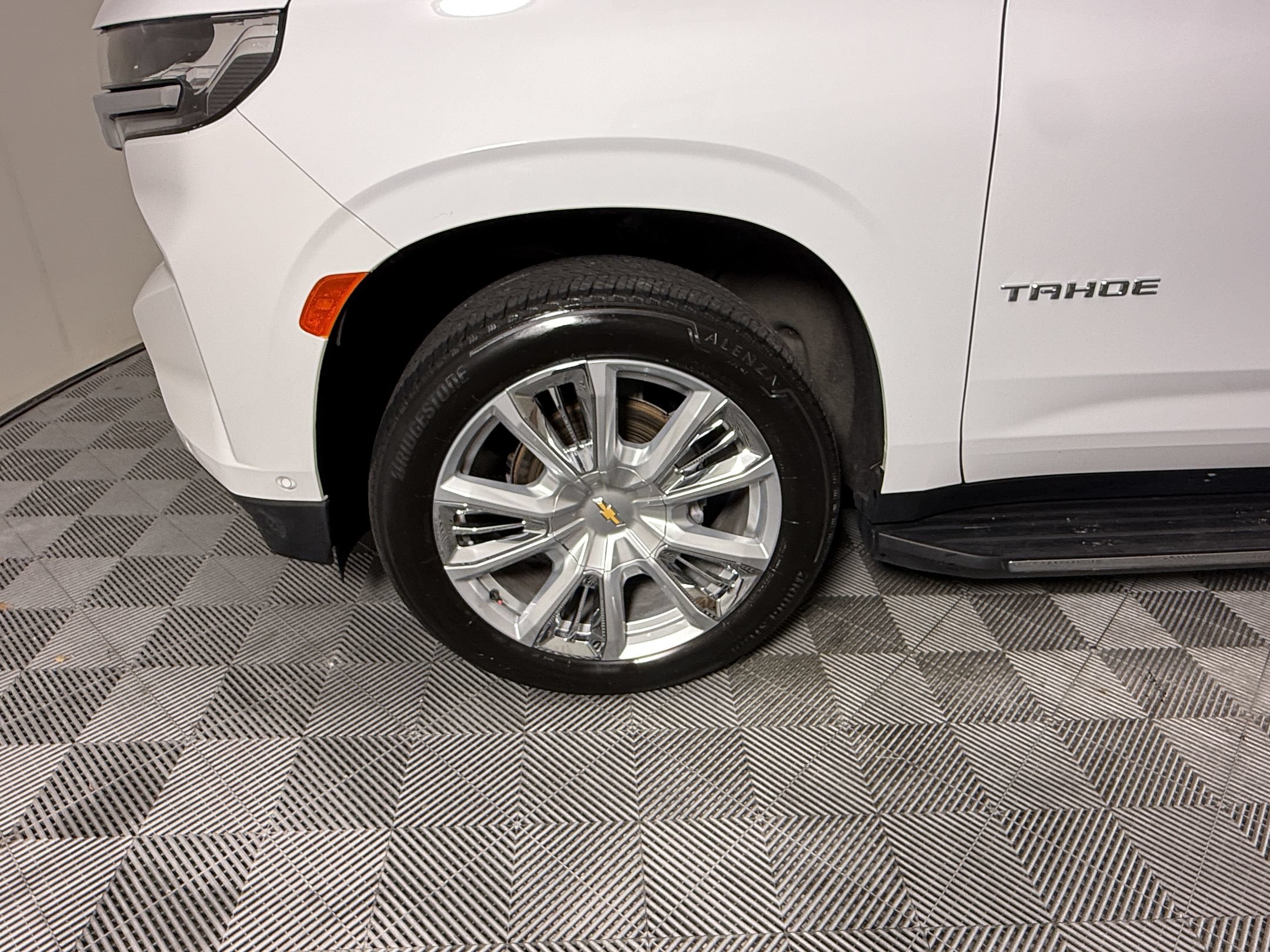 Used 2023 Chevrolet Tahoe High Country w/ Advanced Technology Package AWD/4WD image 13