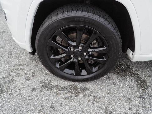 Used 2019 Jeep Grand Cherokee Altitude AWD/4WD image 33