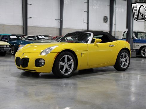 Used 2008 Pontiac Solstice GXP w/ Premium Package image 12