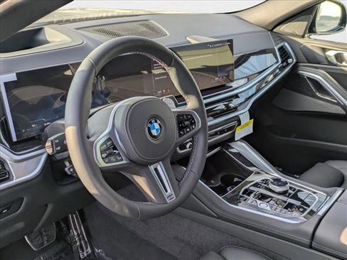 New 2026 BMW X6 M60i w/ Executive Package image 3