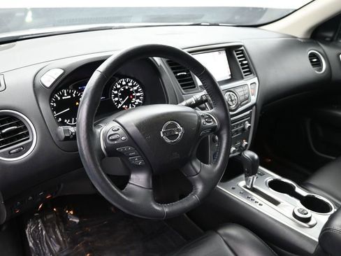 Used 2020 Nissan Pathfinder SL AWD/4WD image 19