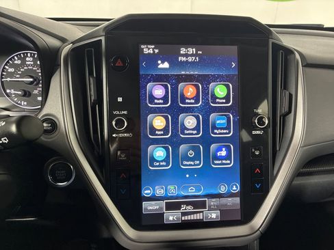 Used 2025 Subaru Crosstrek 2.0i Premium image 17