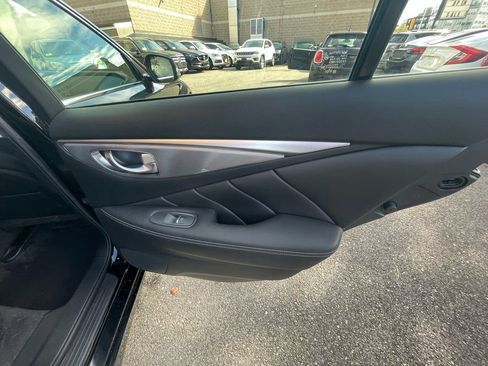 Used 2016 INFINITI Q50 Premium image 24