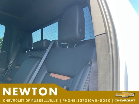 Used 2024 GMC Sierra 1500 AT4 w/ Technology Package AWD/4WD image 35