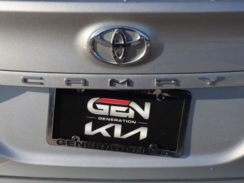 Used 2021 Toyota Camry LE image 28