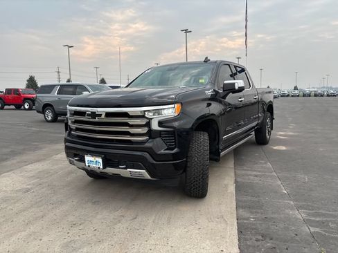 Used 2022 Chevrolet Silverado 1500 High Country w/ Technology Package AWD/4WD image 7