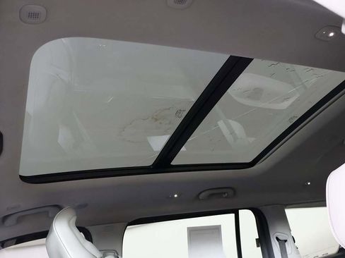 Used 2022 Jeep Grand Cherokee L Overland w/ Advanced Protech Group III image 27