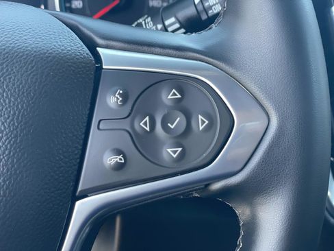 Used 2023 Chevrolet Traverse LT FWD image 10