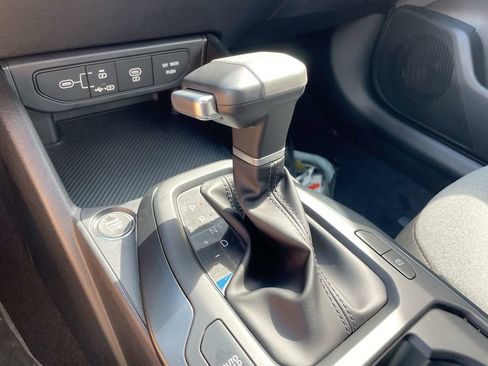 Used 2025 Kia K4 LX image 48