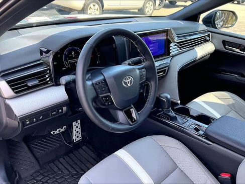 Used 2026 Toyota Camry SE w/ Convenience Package image 16