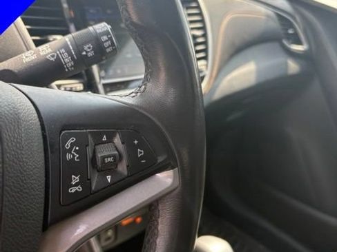 Used 2018 Chevrolet Trax LT w/ LT Convenience Package FWD image 15