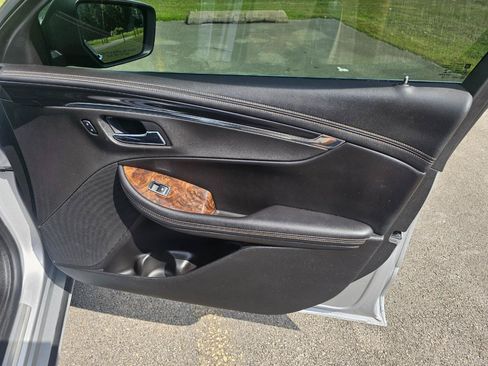 Used 2014 Chevrolet Impala LTZ FWD image 16