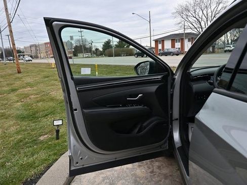 Used 2024 Hyundai Tucson Limited image 25