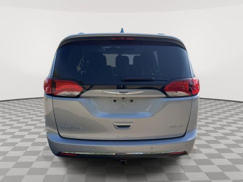 Used 2019 Chrysler Pacifica Limited FWD image 9