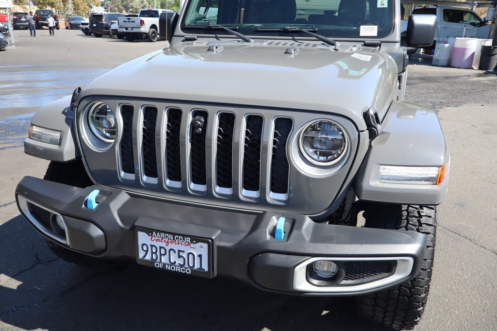 Used 2022 Jeep Wrangler Unlimited Sahara w/ Cold Weather Group AWD/4WD image 9