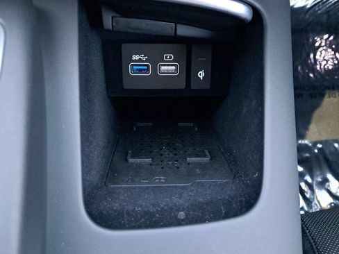 Used 2025 Genesis Electrified GV70 w/ Prestige Package AWD/4WD image 23