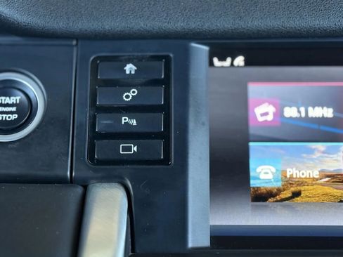 Used 2015 Land Rover Discovery Sport HSE Luxury image 29