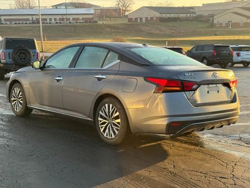Used 2024 Nissan Altima 2.5 SV image 6