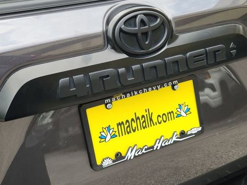 Used 2023 Toyota 4Runner TRD Off-Road Premium w/ Moonroof Package AWD/4WD image 32
