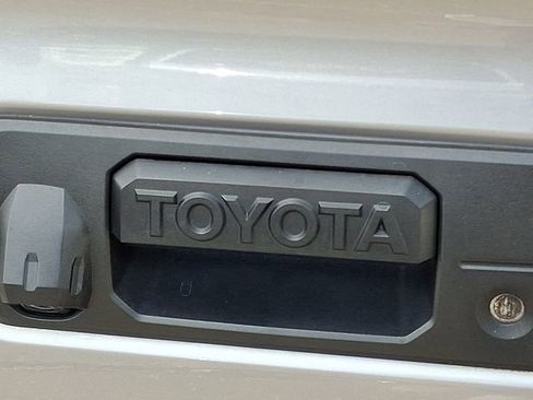 Used 2021 Toyota Tacoma SR w/ SR Convenience Package RWD image 23