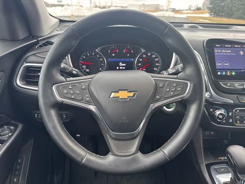 Used 2023 Chevrolet Equinox Premier image 17