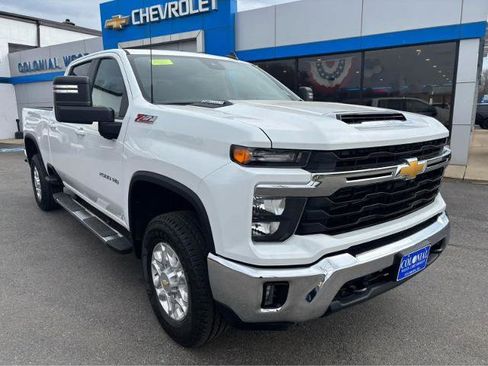Used 2025 Chevrolet Silverado 2500 LT AWD/4WD image 13