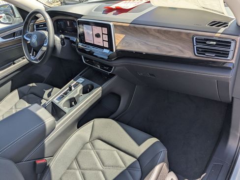 New 2026 Volkswagen Atlas SE image 37