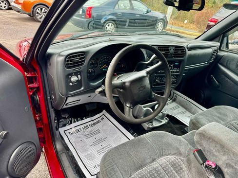 Used 2000 Chevrolet S10 Pickup LS w/ Preferred Equipment Group image 10