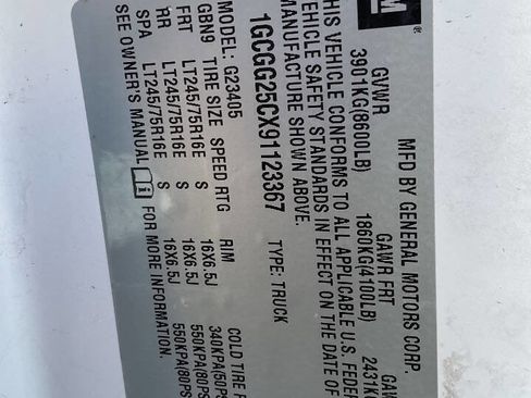 Used 2009 Chevrolet Express 2500 image 28