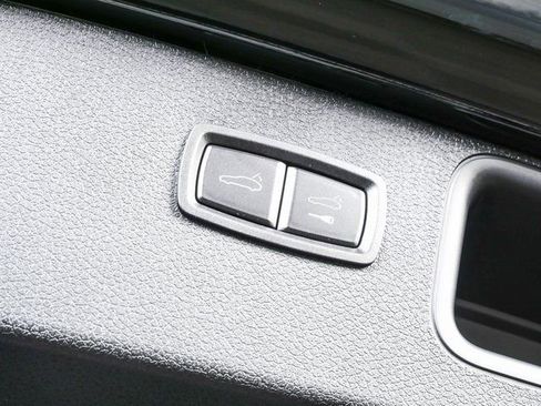 New 2026 Porsche Macan image 33