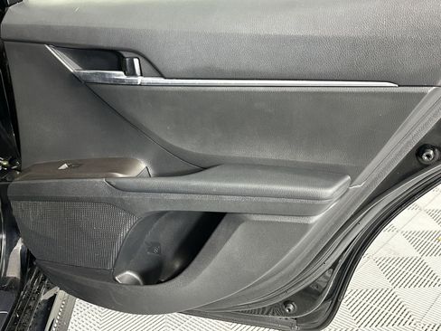 Used 2021 Toyota Camry SE FWD image 32