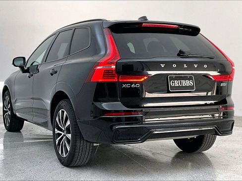 Certified 2025 Volvo XC60 B5 Plus image 16