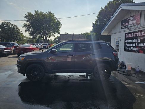 Used 2019 Jeep Compass Latitude w/ Cold Weather Group FWD image 6