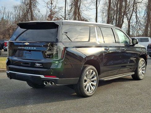 New 2026 Chevrolet Suburban Premier w/ Sun And Tow Package AWD/4WD image 4
